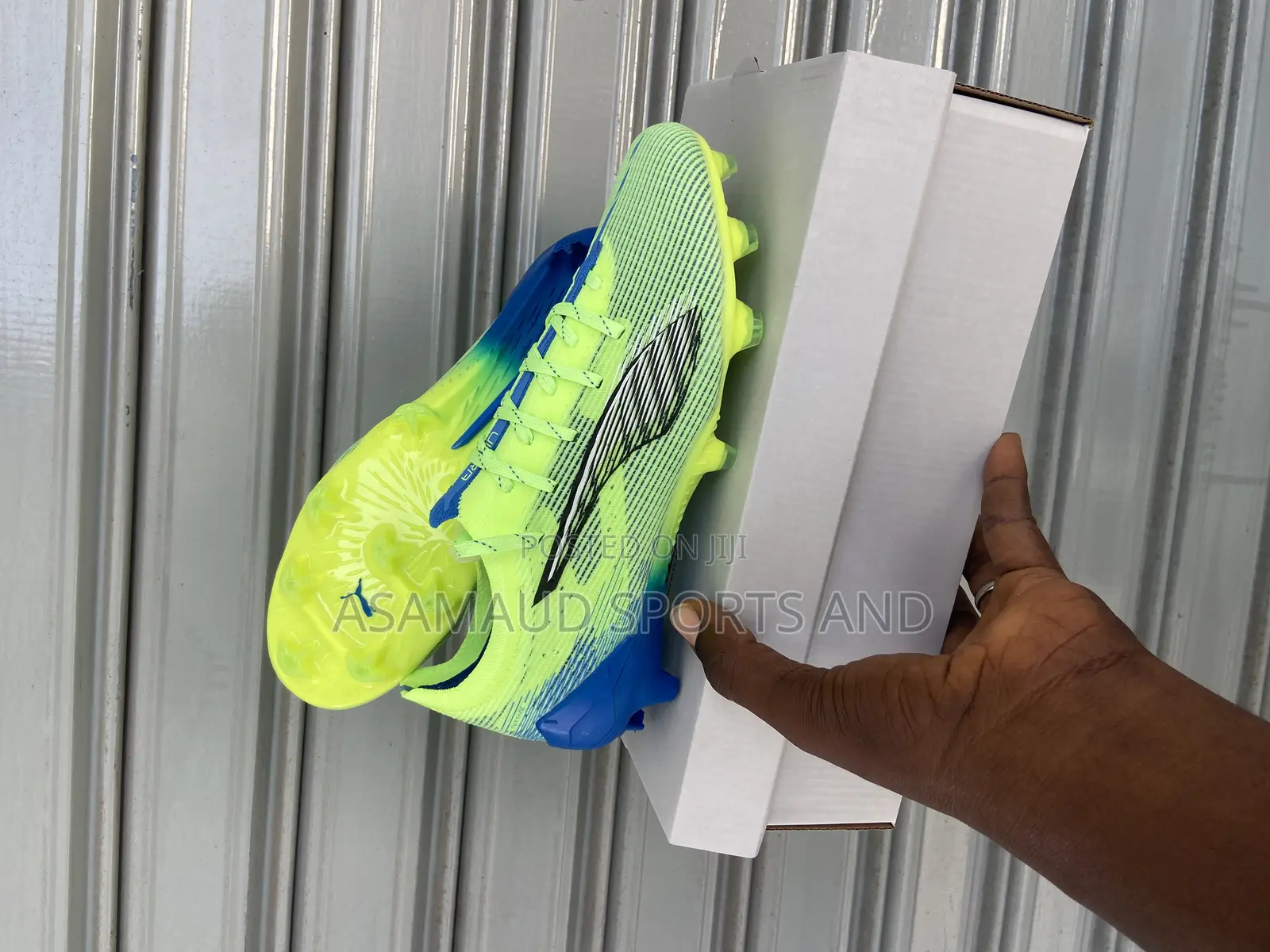Original New Football Cleat Available at Cool Price