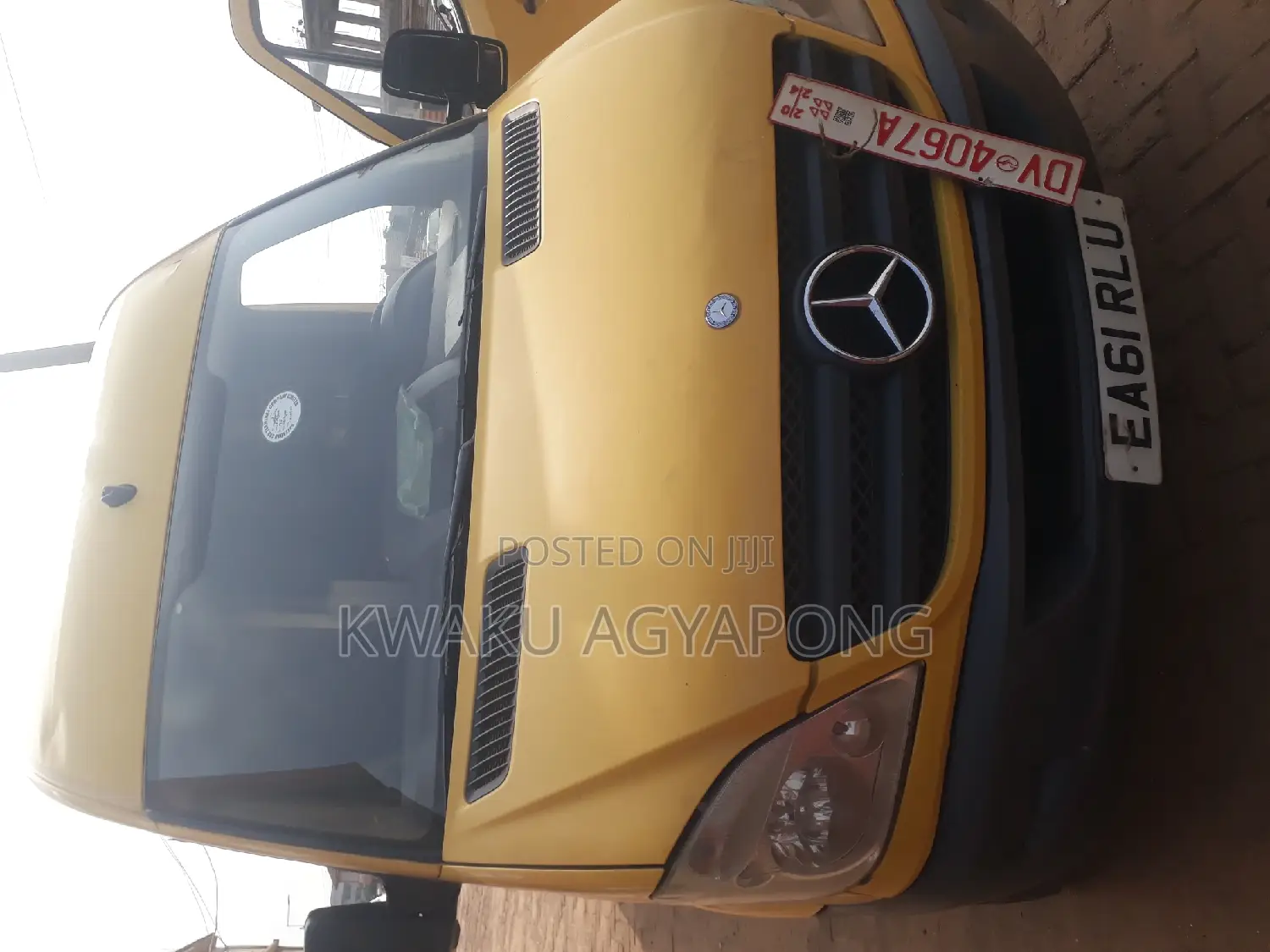 Mercedes-Benz Sprinter 2012 Yellow