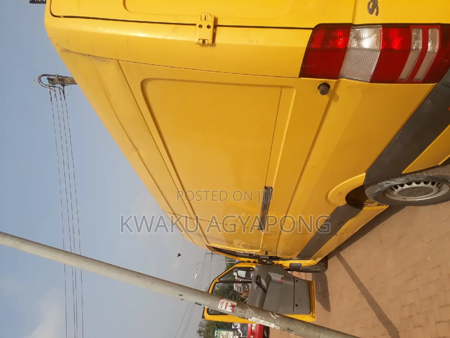 Mercedes-Benz Sprinter 2012 Yellow