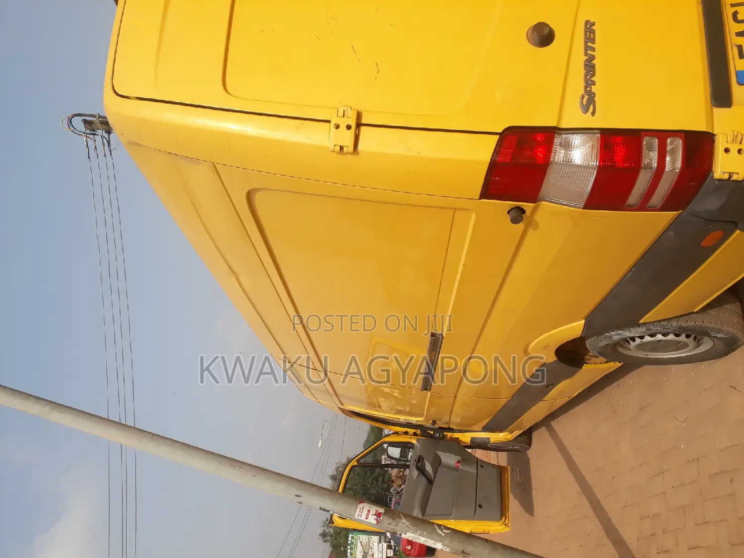Mercedes-Benz Sprinter 2012 Yellow