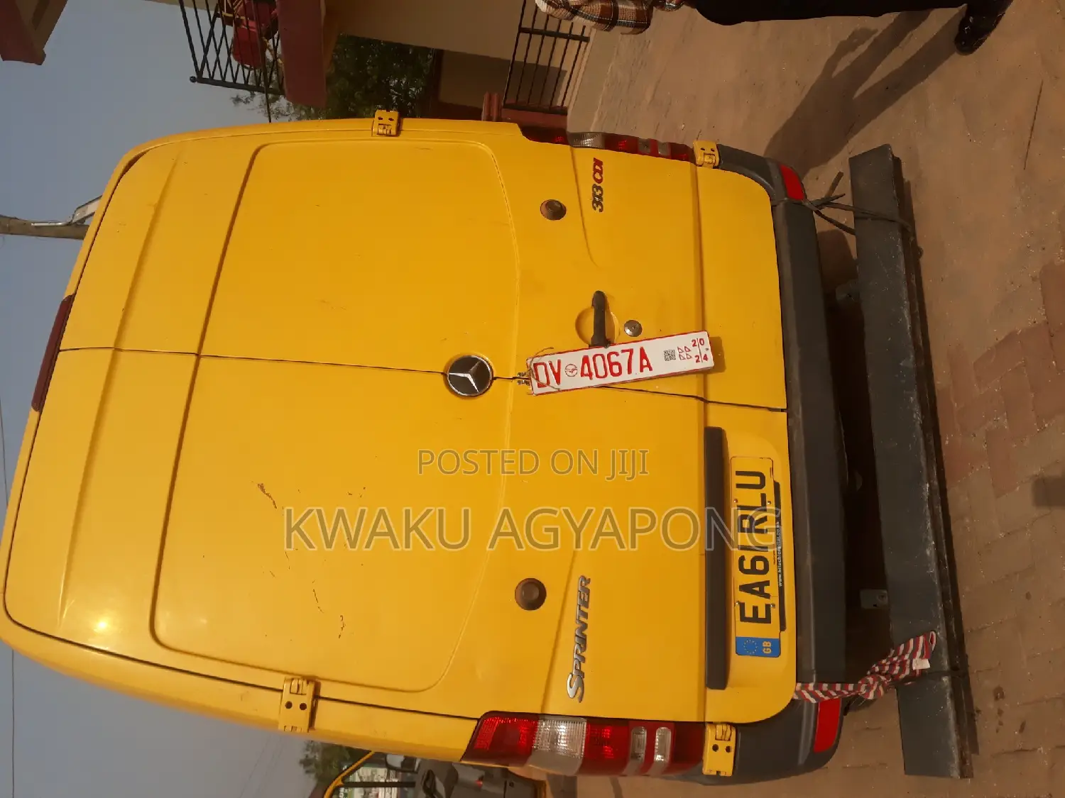 Mercedes-Benz Sprinter 2012 Yellow