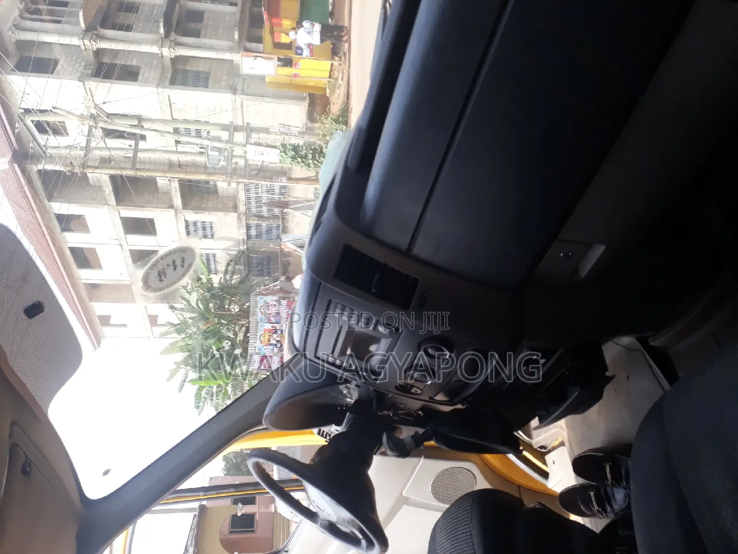 Mercedes-Benz Sprinter 2012 Yellow