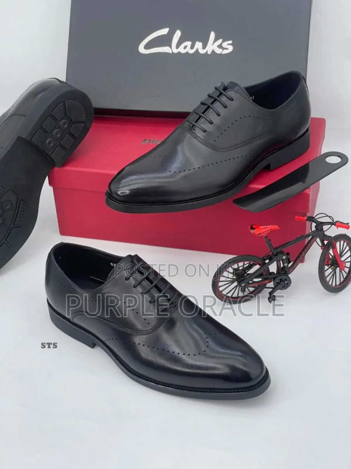 Timeless Clarks Black Derby Dress Shoes