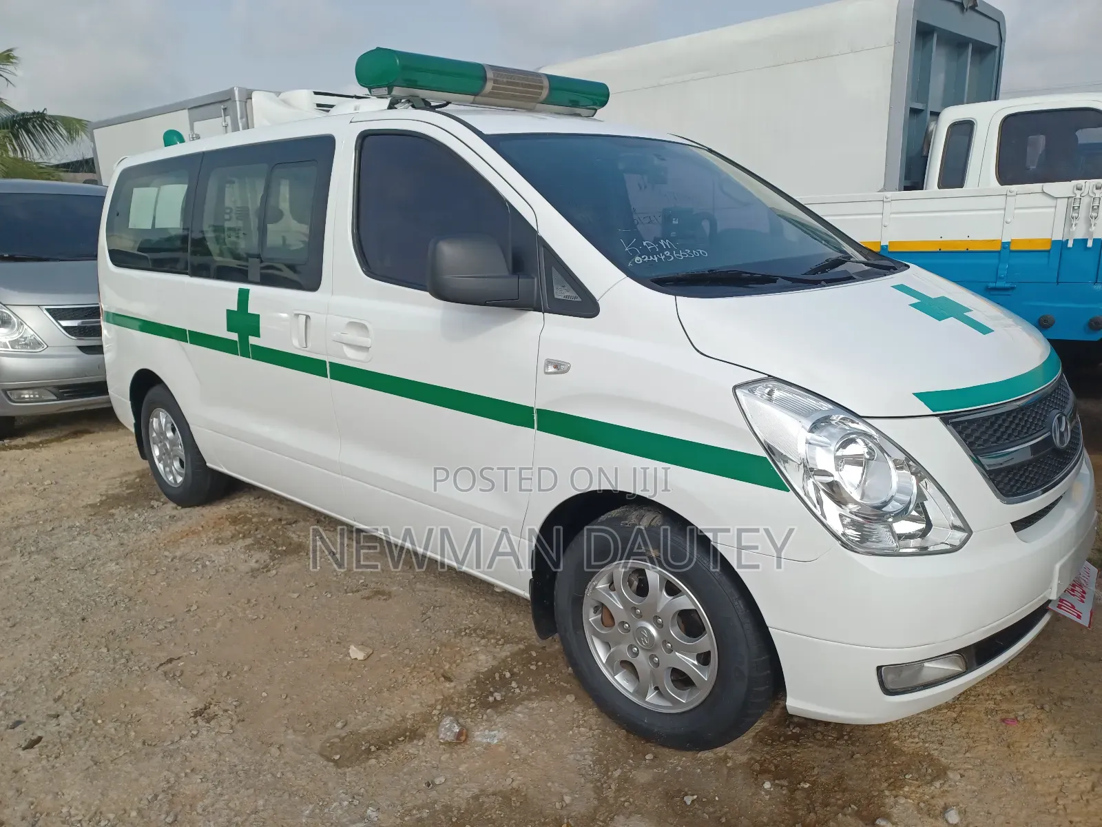 Hyundai Starex 2012 White