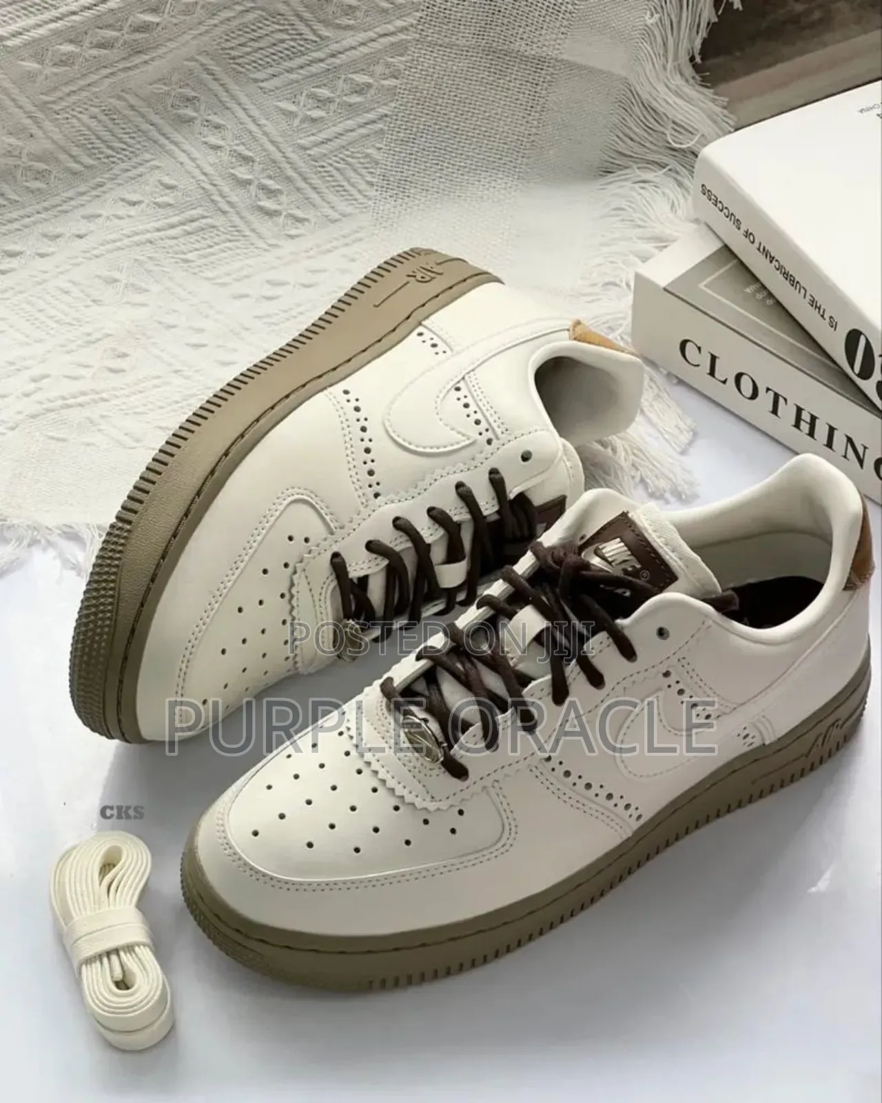 Nike's Everyday Comfort Sneakers for Gentlemen.