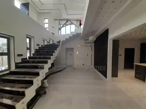 4bdrm Mansion in Skm, Ashomang Estate for sale