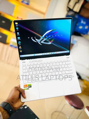 Laptop Asus ROG Zephyrus G14 16GB AMD Ryzen 9 SSD 1T