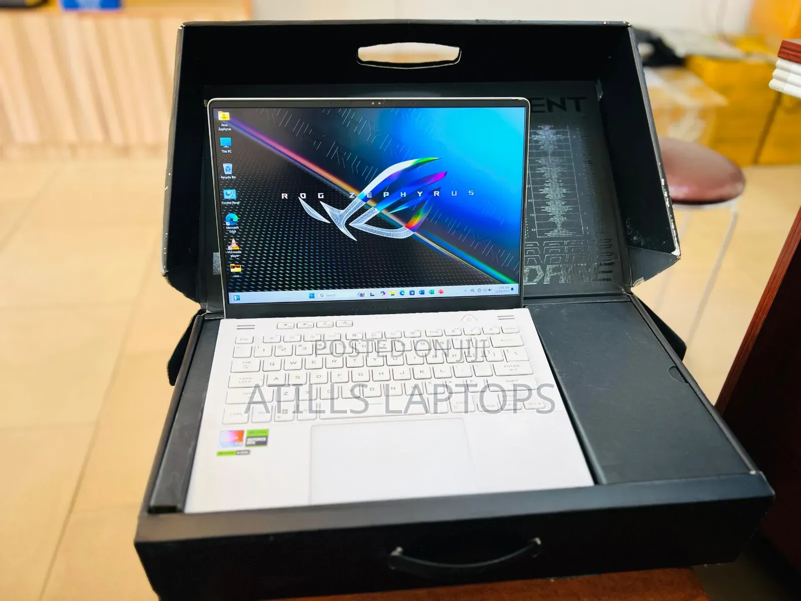Laptop Asus ROG Zephyrus G14 16GB AMD Ryzen 9 SSD 1T