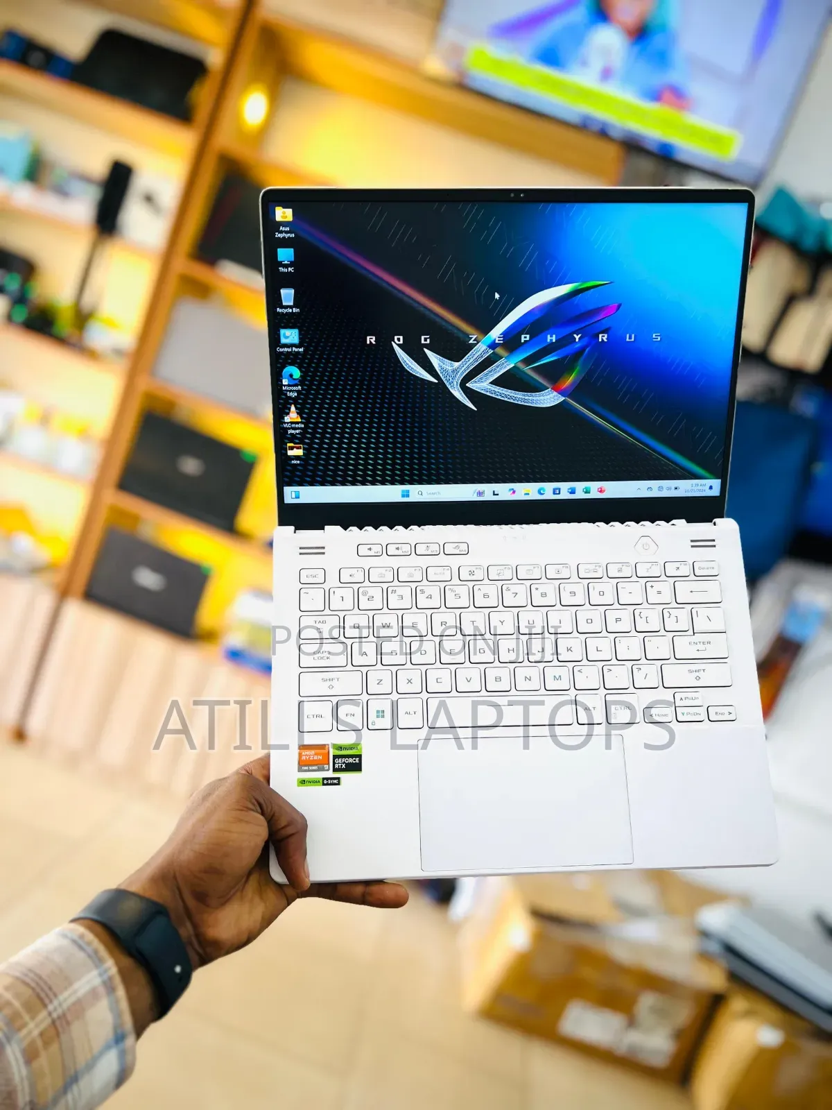Laptop Asus ROG Zephyrus G14 16GB AMD Ryzen 9 SSD 1T