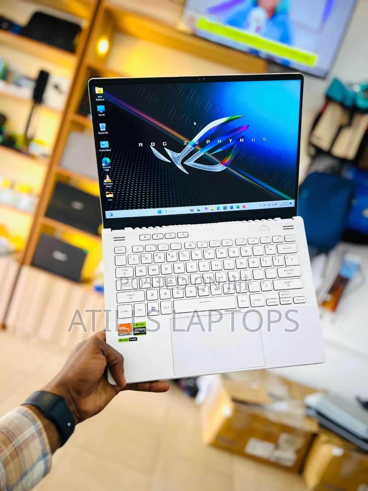 Laptop Asus ROG Zephyrus G14 16GB AMD Ryzen 9 SSD 1T