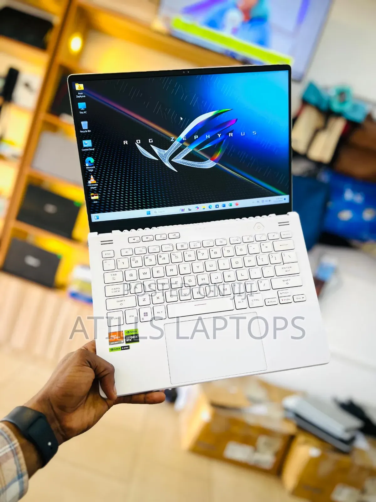 Laptop Asus ROG Zephyrus G14 16GB AMD Ryzen 9 SSD 1T