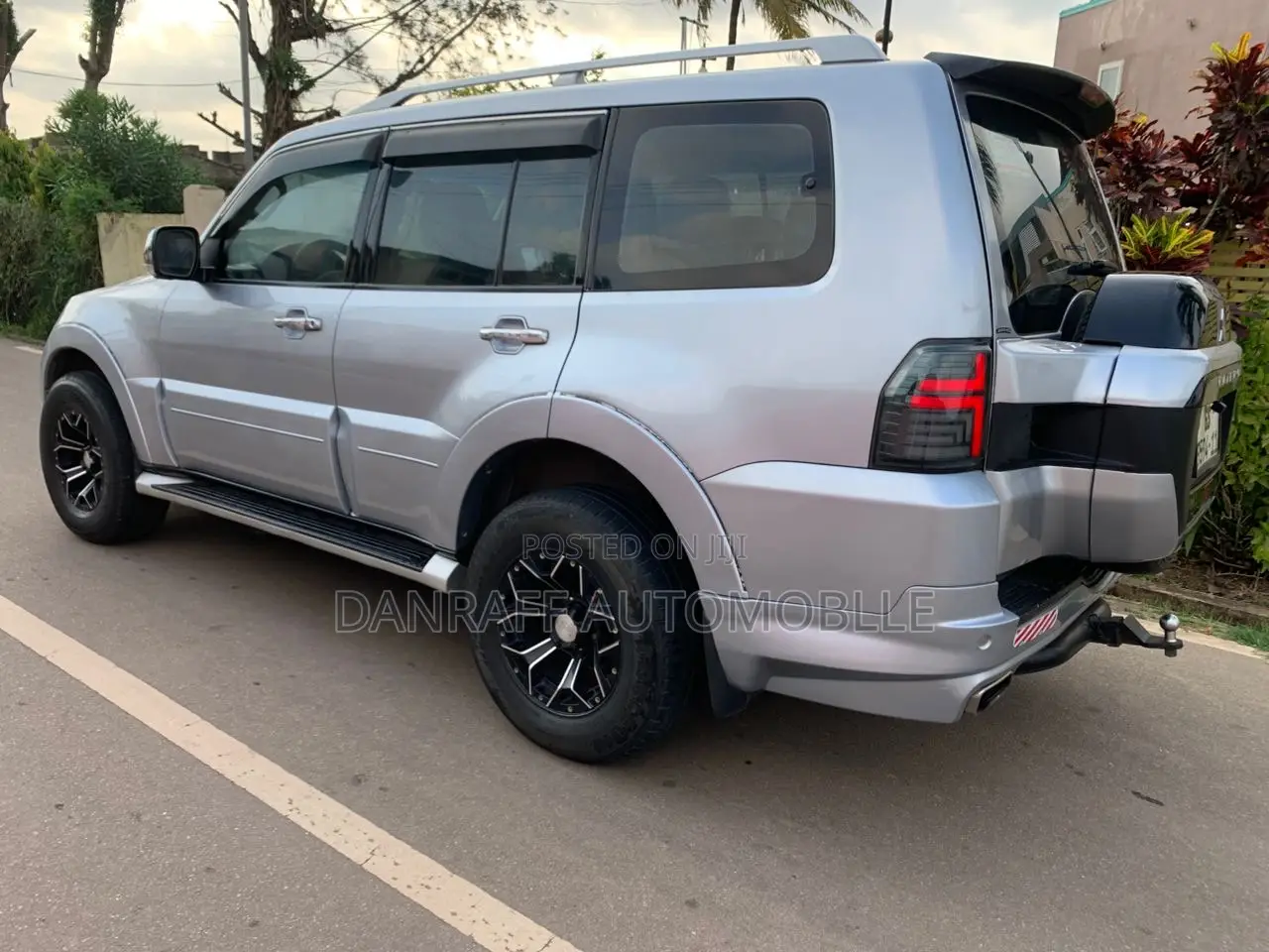 Mitsubishi Pajero 3.2 Di-Dc GLS 2011 Silver