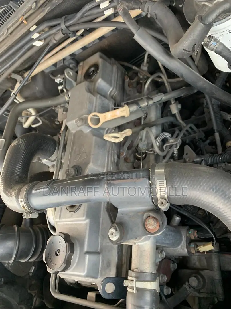 Mitsubishi Pajero 3.2 Di-Dc GLS 2011 Silver