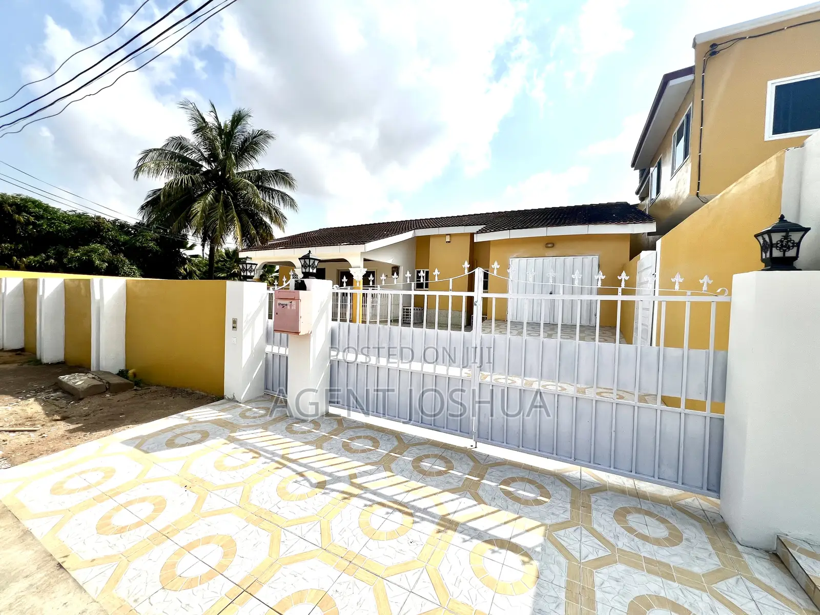 3bdrm House in Manet Court Estate, Airport Residential Area for rent