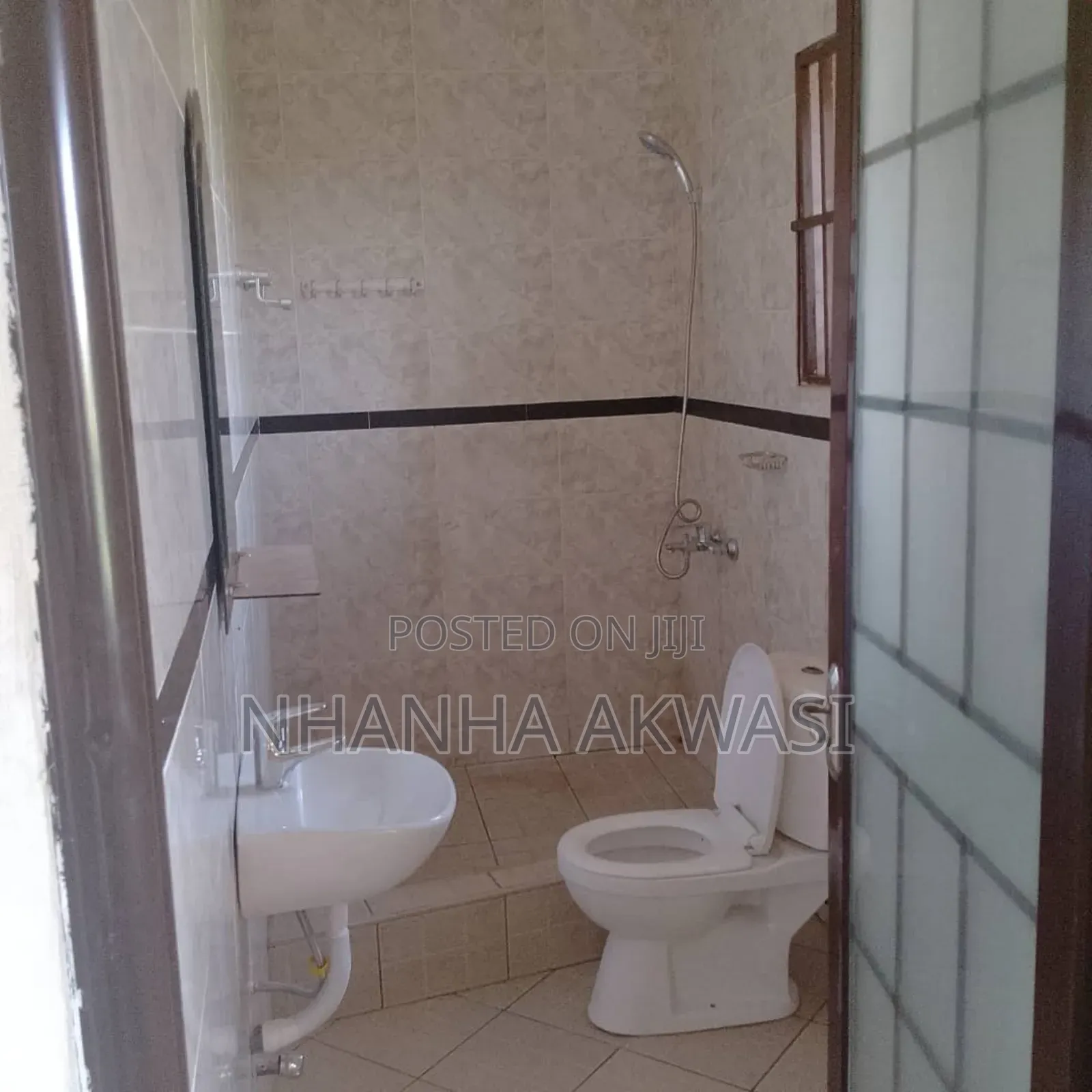 3bdrm Apartment in Lashibi 19, Tema Metropolitan for rent