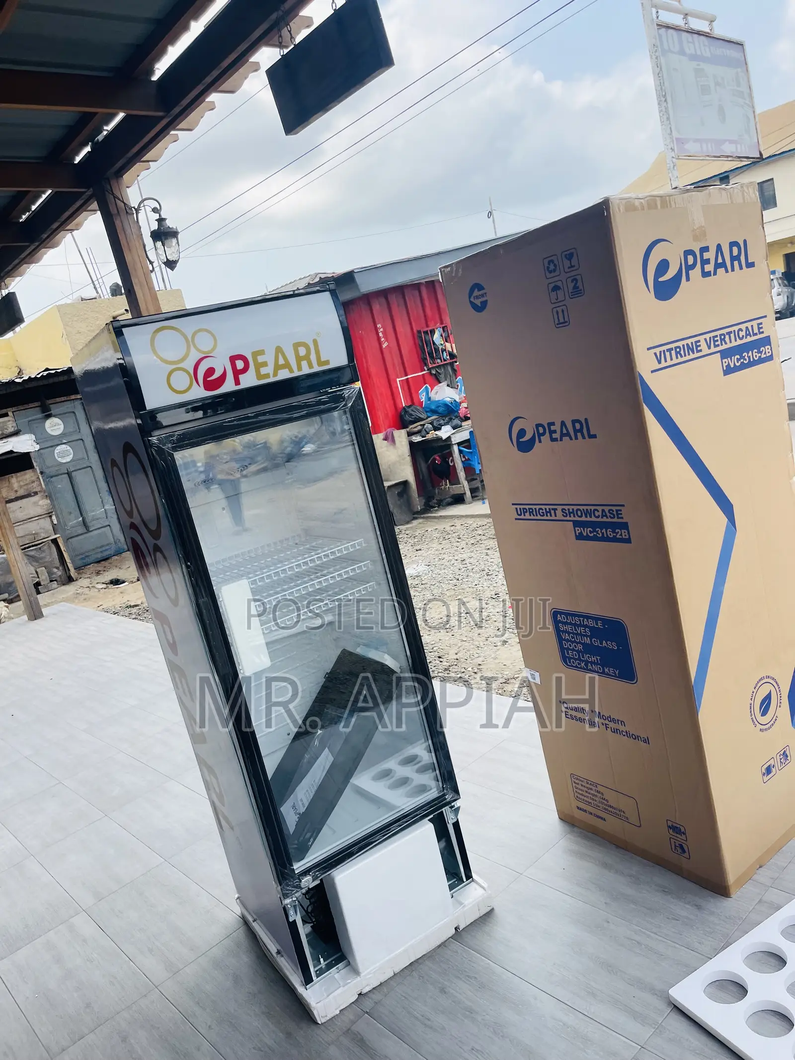 Reliable Pearl PVC-316-2b Single Door Beverage Cooler.