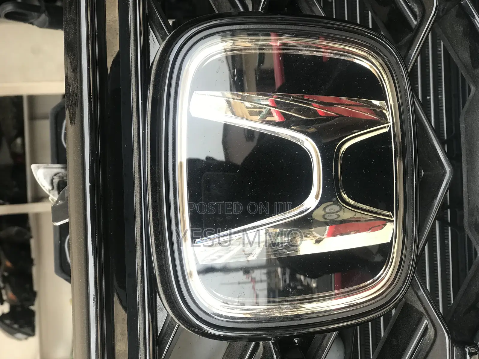 Honda Cr-v 23 Front Crown/Emblem