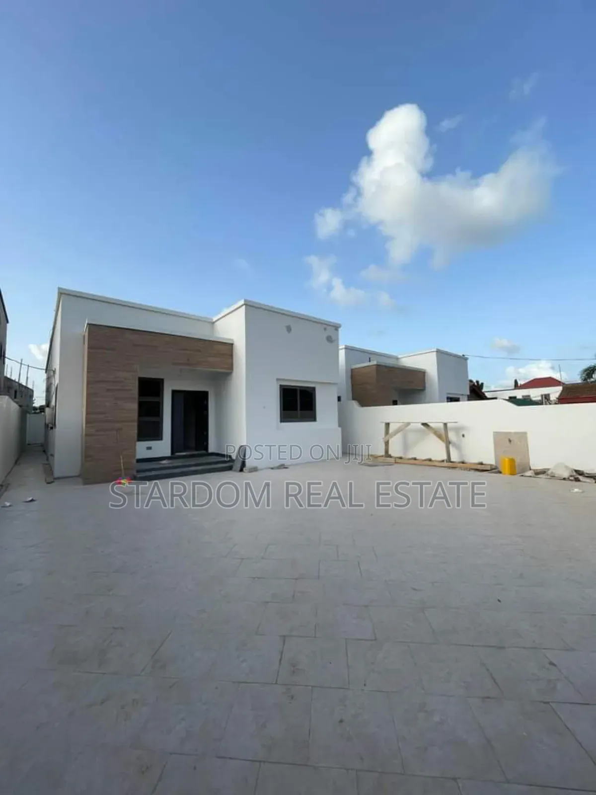 3bdrm Duplex in Com18, Spintex for sale