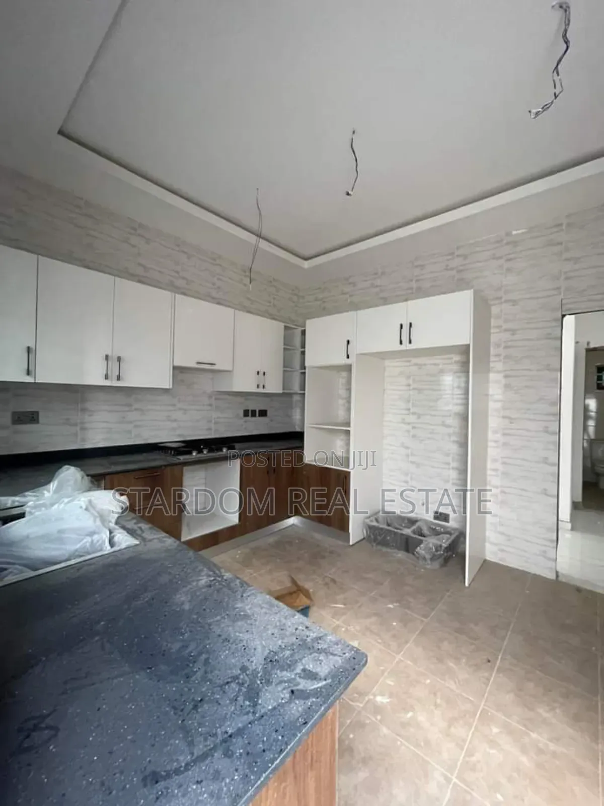 3bdrm Duplex in Com18, Spintex for sale