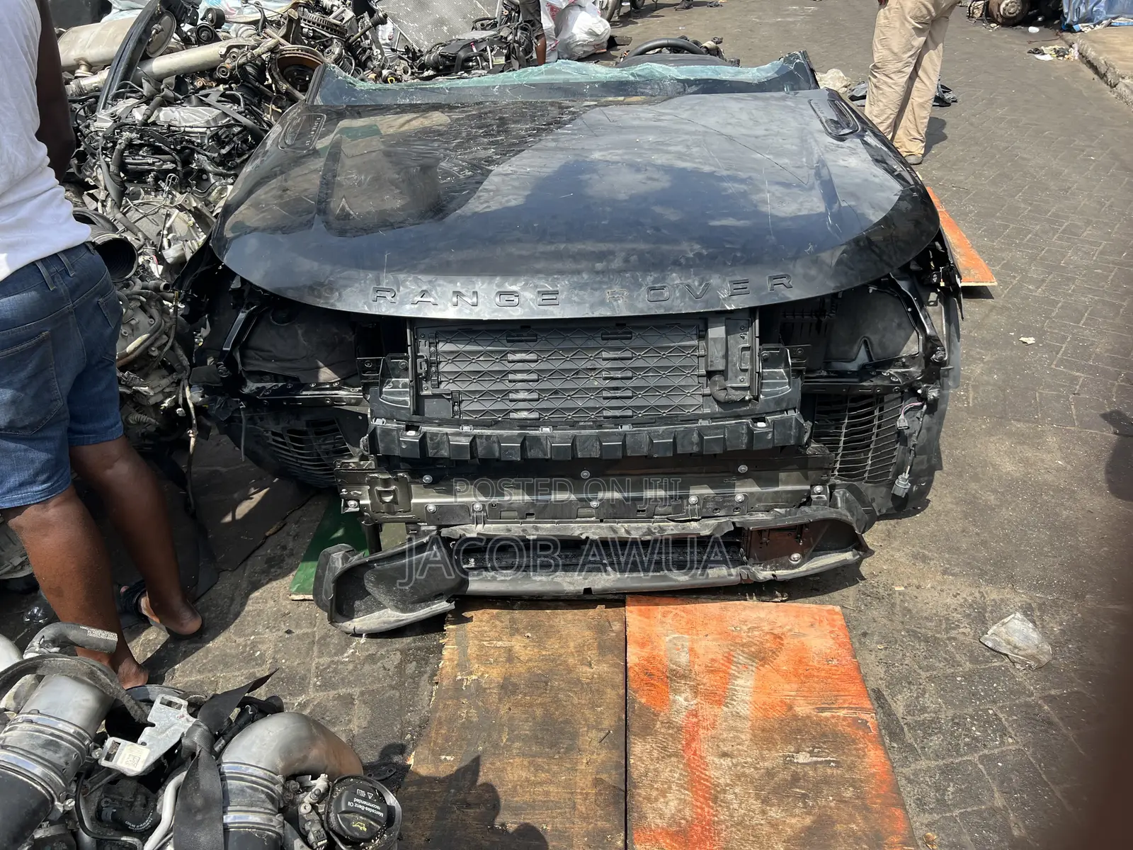 Range Rover Velar 2018 Front Cut and Engine