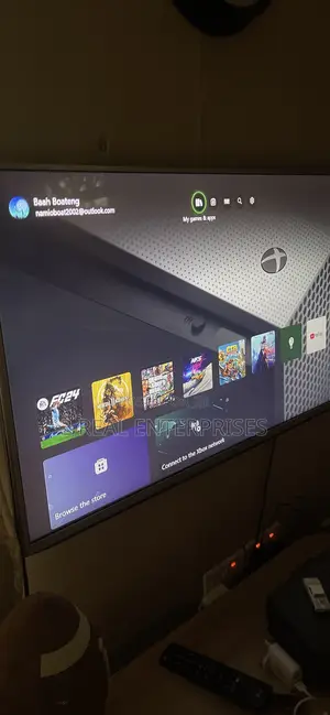 Xbox One S With 2 Wireless Controllers, 6 Offline Games Uk