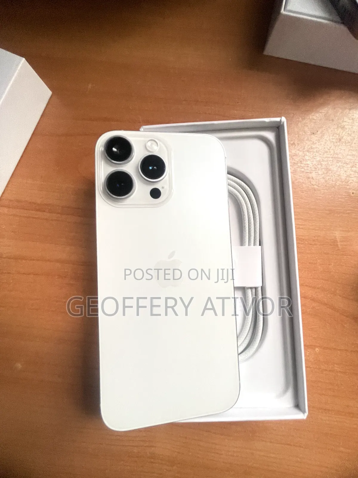 New Apple iPhone 16 Pro Max 1 TB White