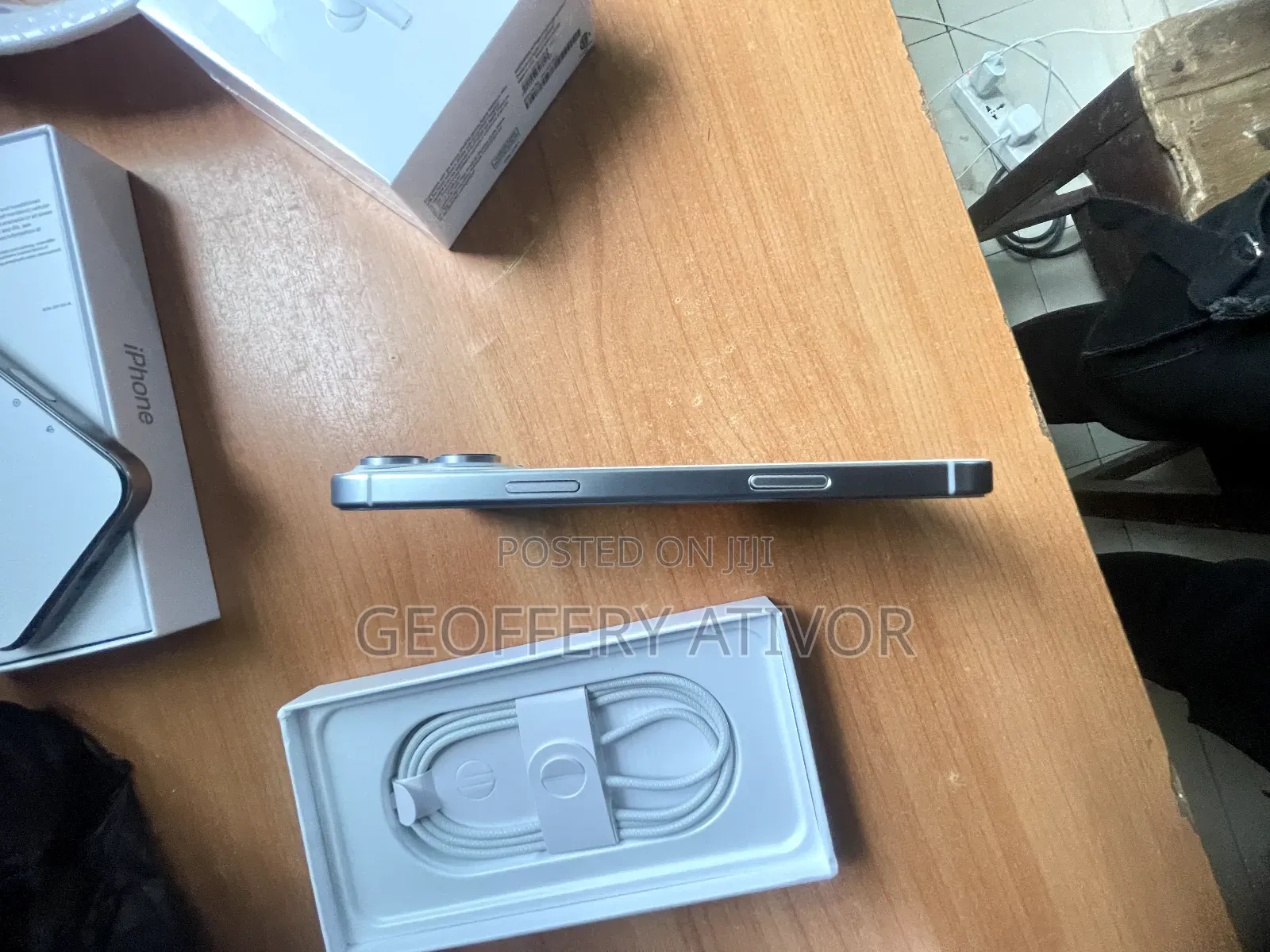 New Apple iPhone 16 Pro Max 1 TB White