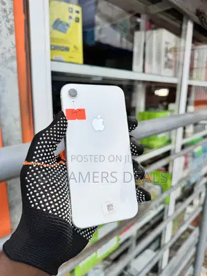Apple iPhone XR 64 GB White