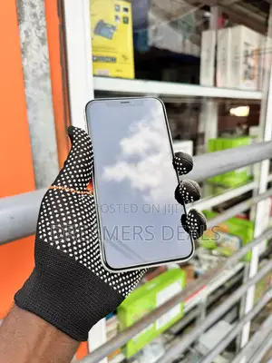 Apple iPhone XR 64 GB White