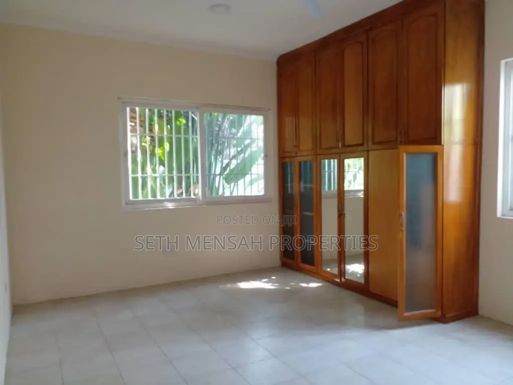4bdrm House in Skm, Cantonments for rent