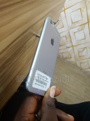 Apple iPhone 6s 64 GB Gray