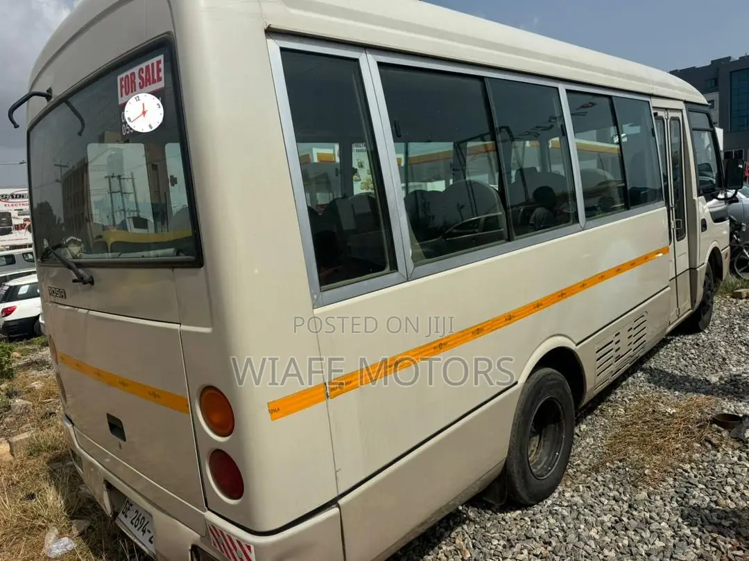 Mitsubishi Fuso Rosa 2007 White