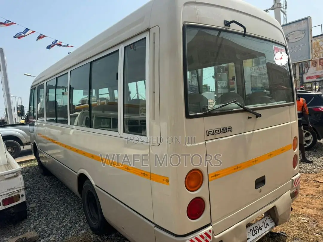 Mitsubishi Fuso Rosa 2007 White