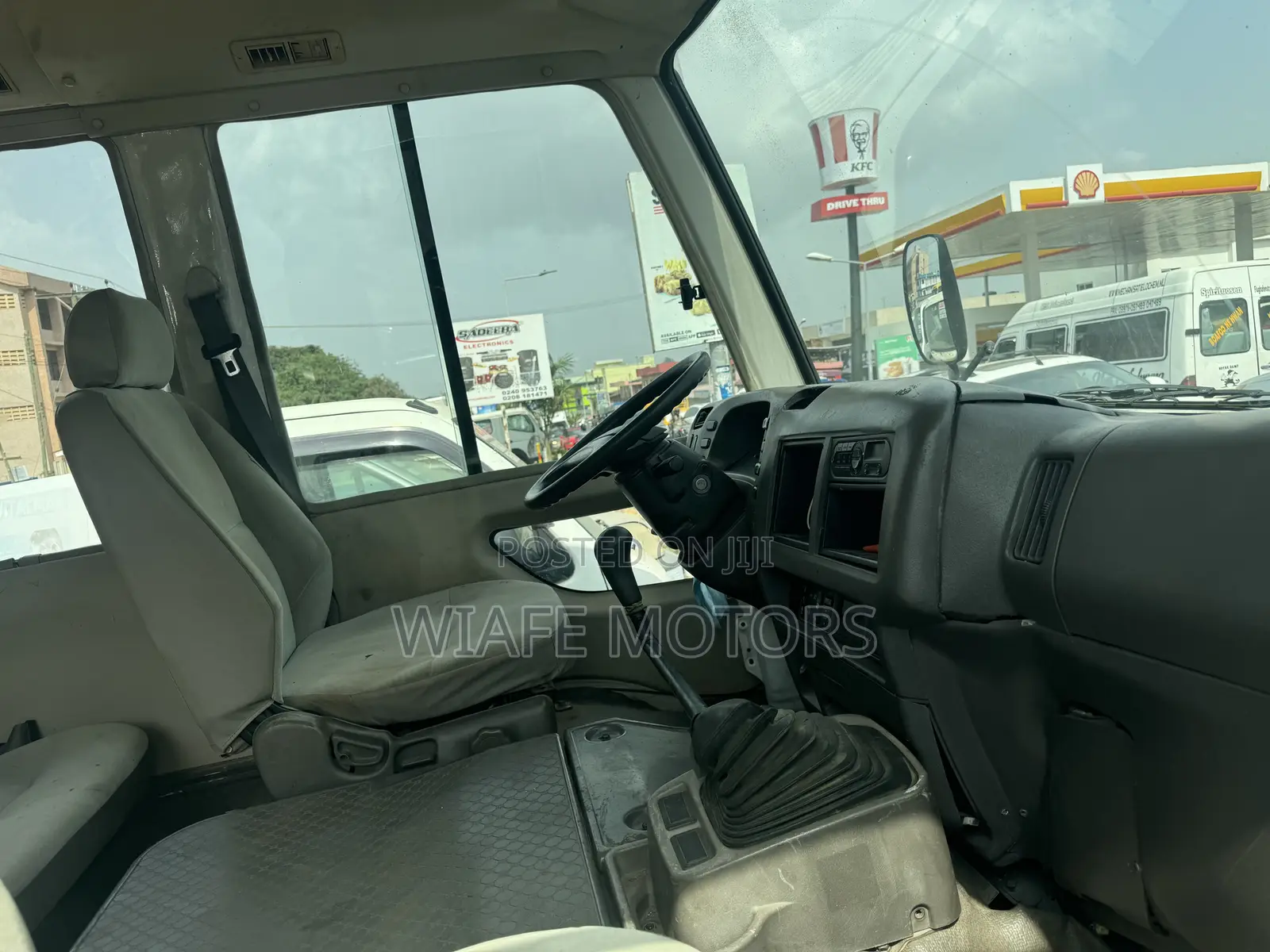Mitsubishi Fuso Rosa 2007 White