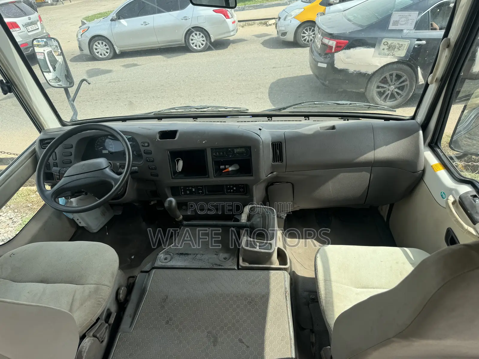 Mitsubishi Fuso Rosa 2007 White