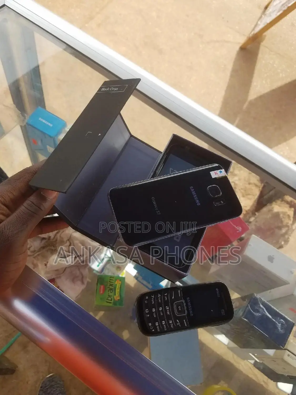 New Samsung Galaxy S7 32 GB Black