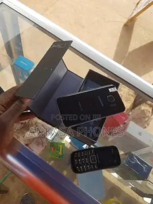 New Samsung Galaxy S7 32 GB Black