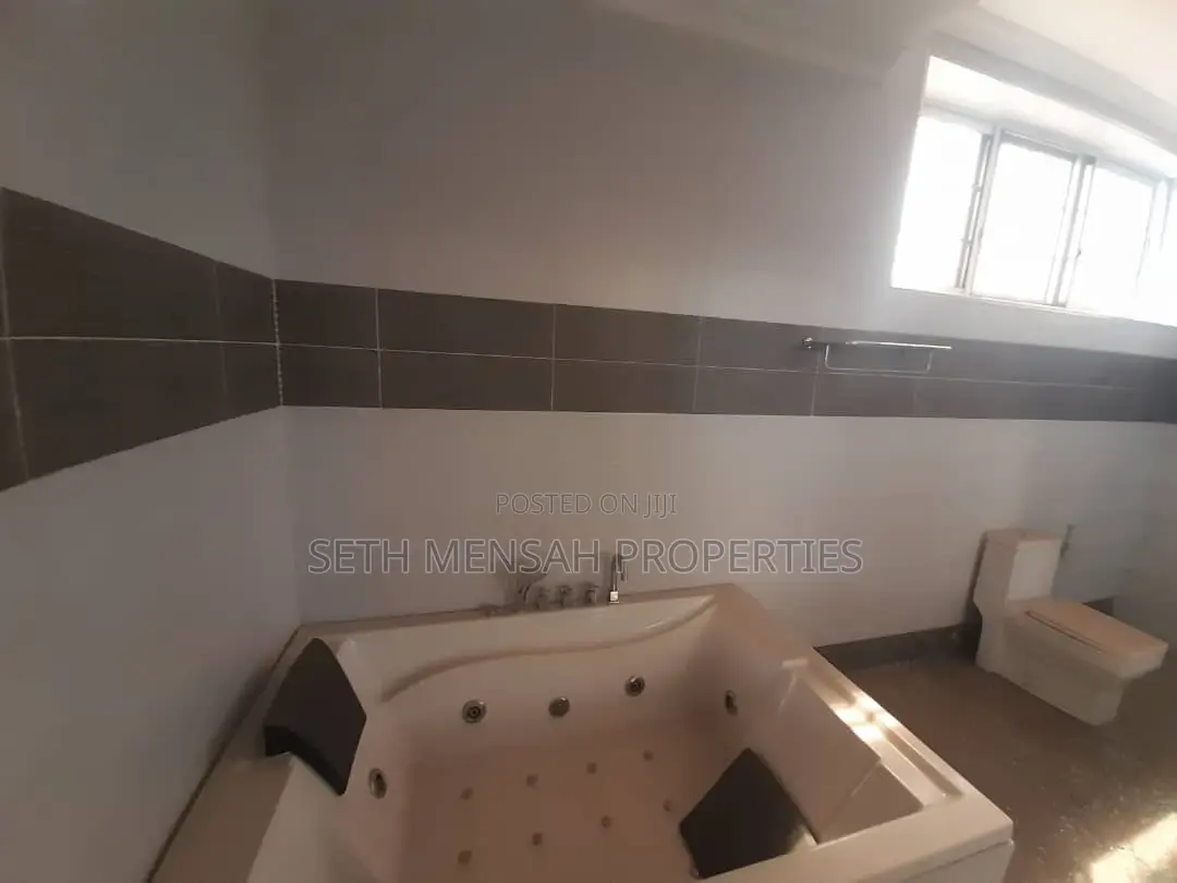4bdrm House in Skm, East Legon for sale