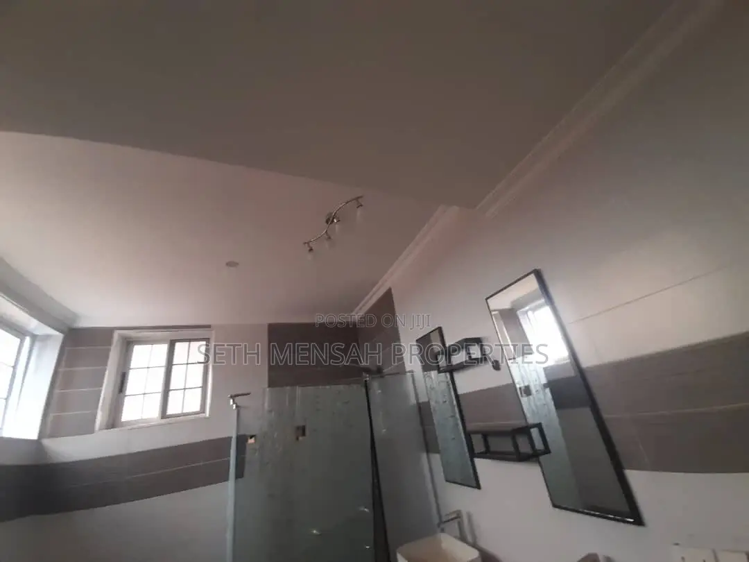 4bdrm House in Skm, East Legon for sale