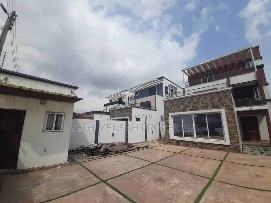 4bdrm House in Skm, East Legon for sale