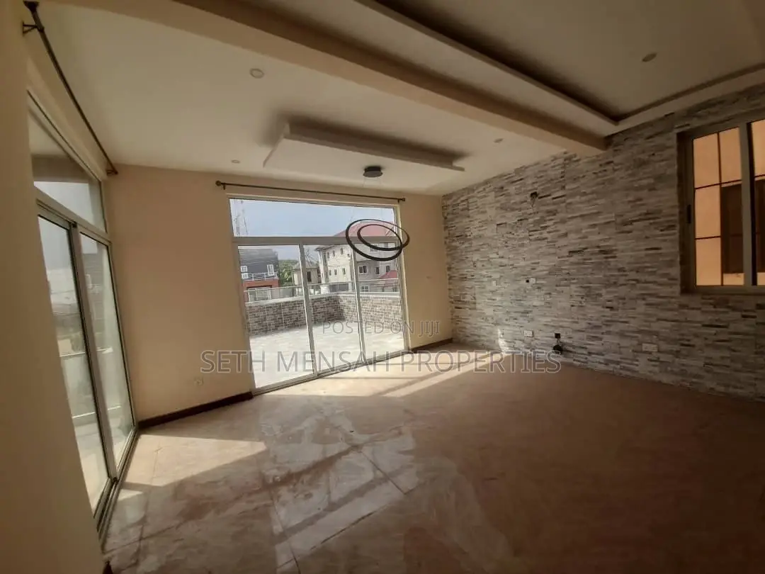 4bdrm House in Skm, East Legon for sale
