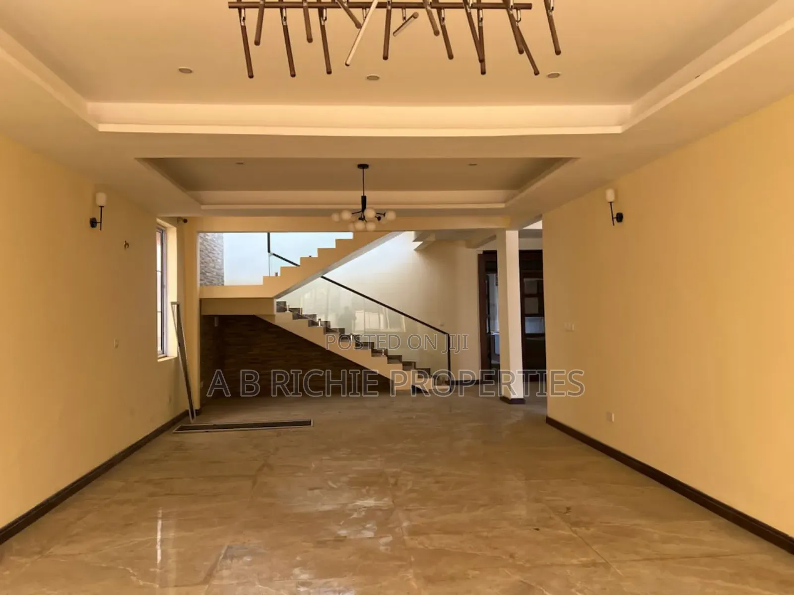 4bdrm Penthouse in Ab Richie Properties, East Legon for sale