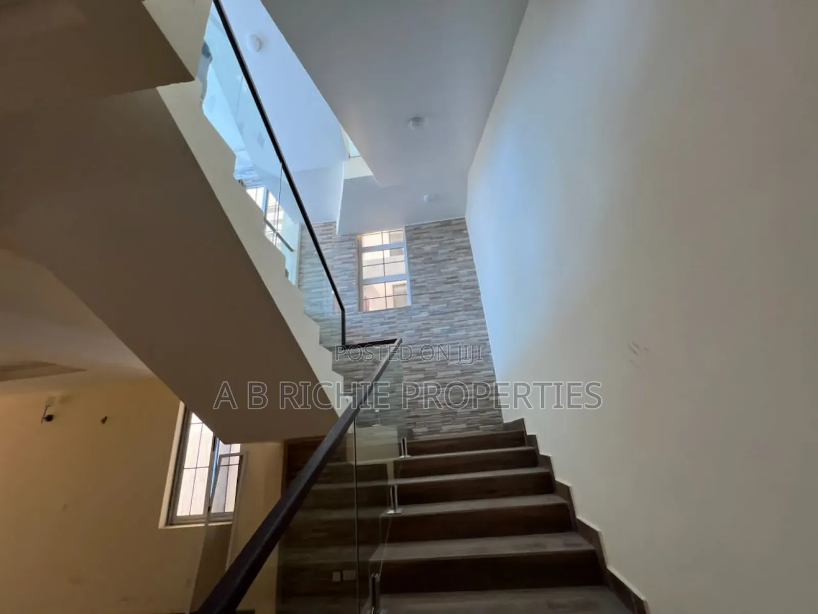 4bdrm Penthouse in Ab Richie Properties, East Legon for sale