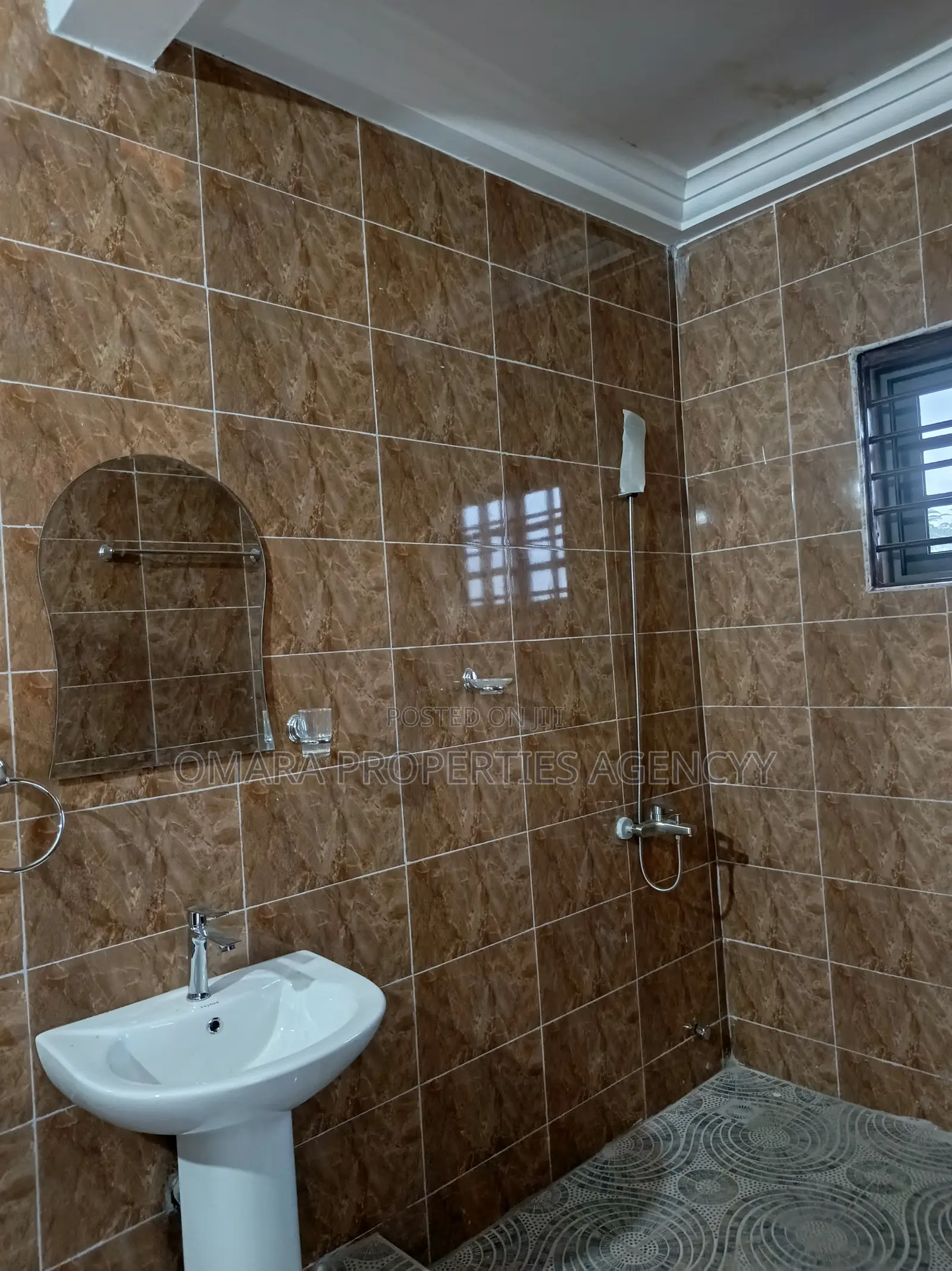3bdrm Apartment in Haatso, North Legon for rent
