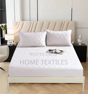 White Mattress Protector for King and Queen Size Beds