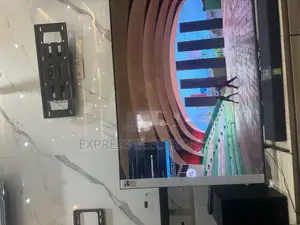 Ultra Slim Uhd Smart Samsung 65”Cu8000