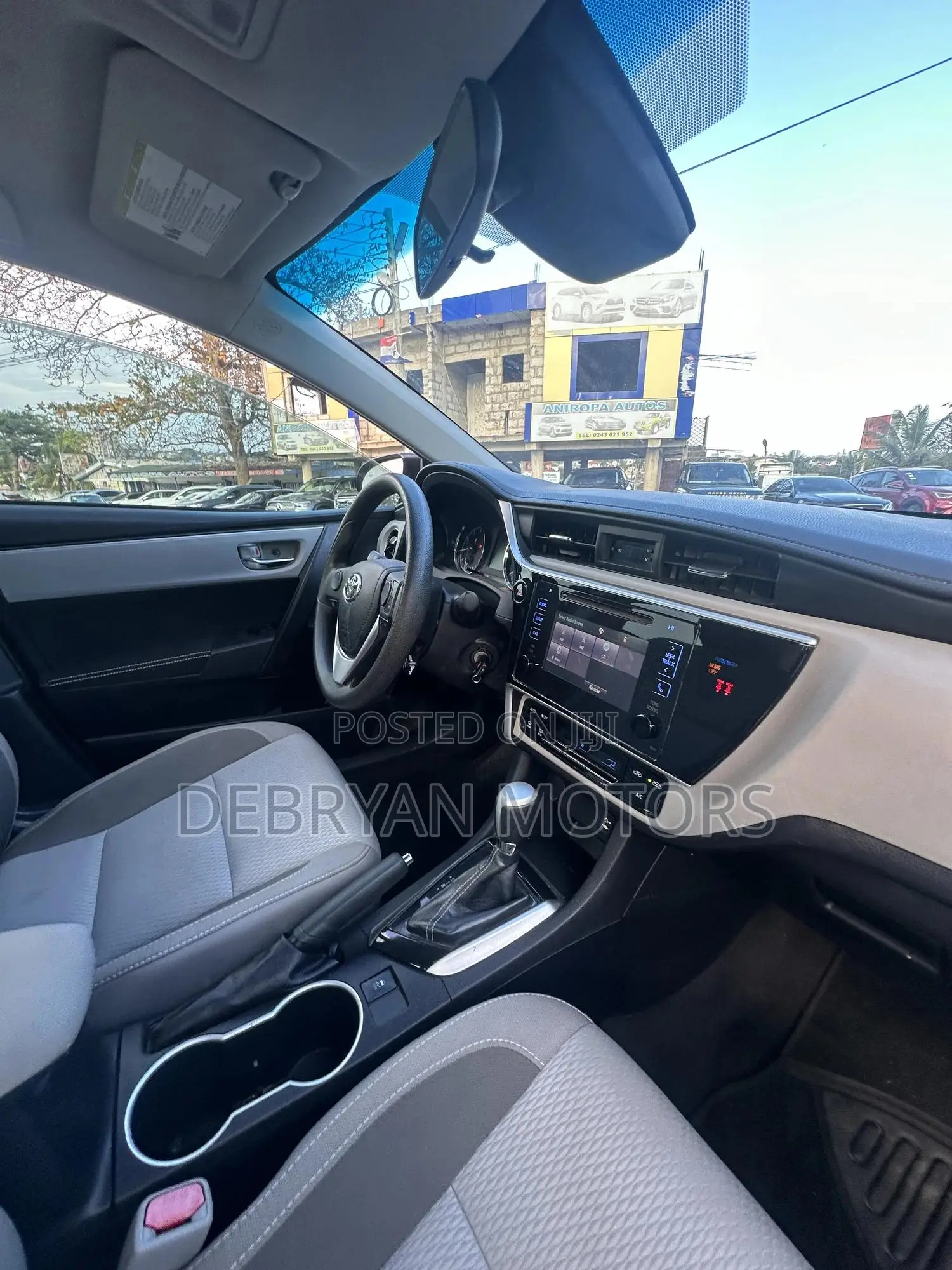 Toyota Corolla LE (1.8L 4cyl 2A) 2019 Red