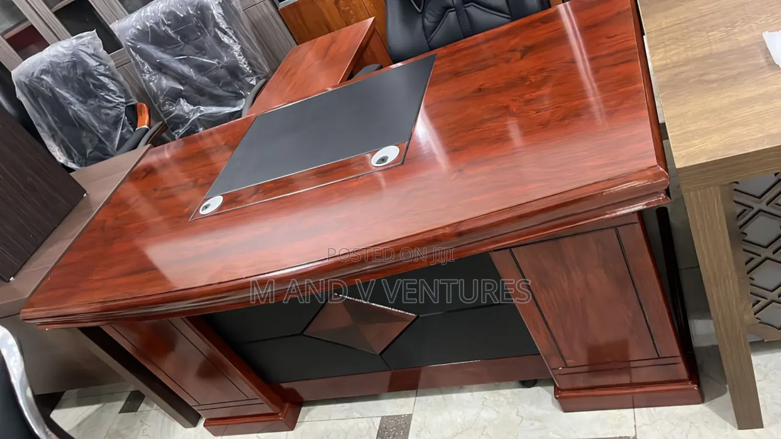Office Desk / Table