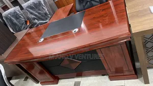 Office Desk / Table