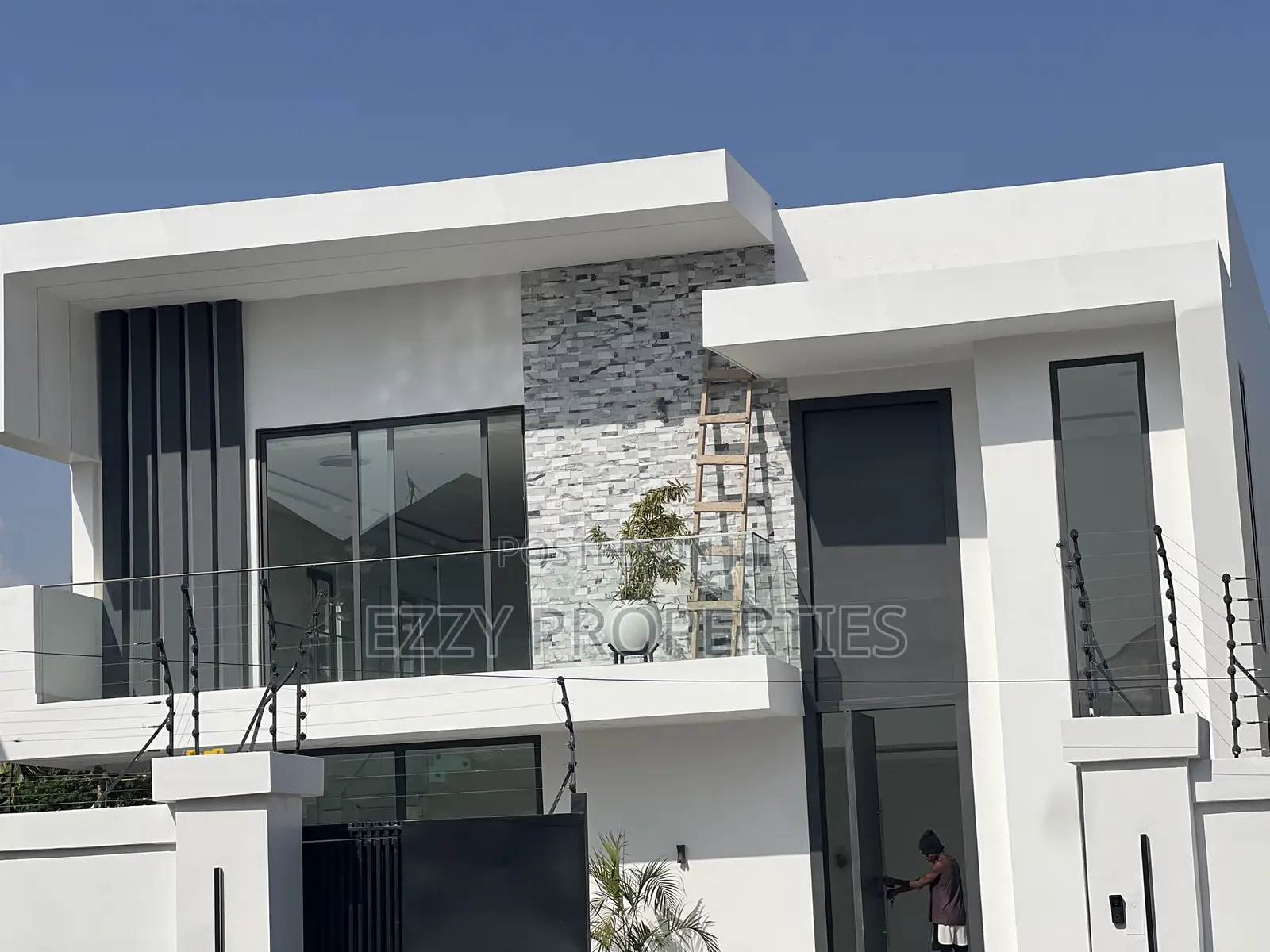 4bdrm Duplex in Botwe Little Roses for sale